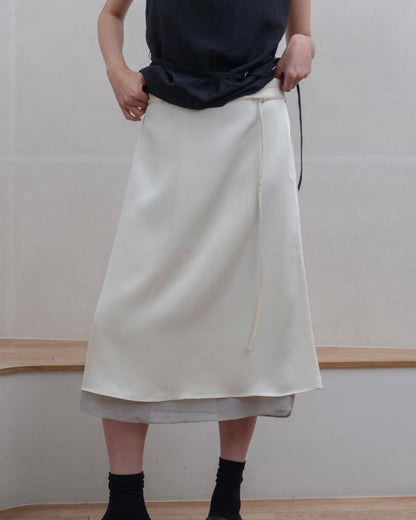Tie-Waist Satin Skirt（6/26 21:00-）