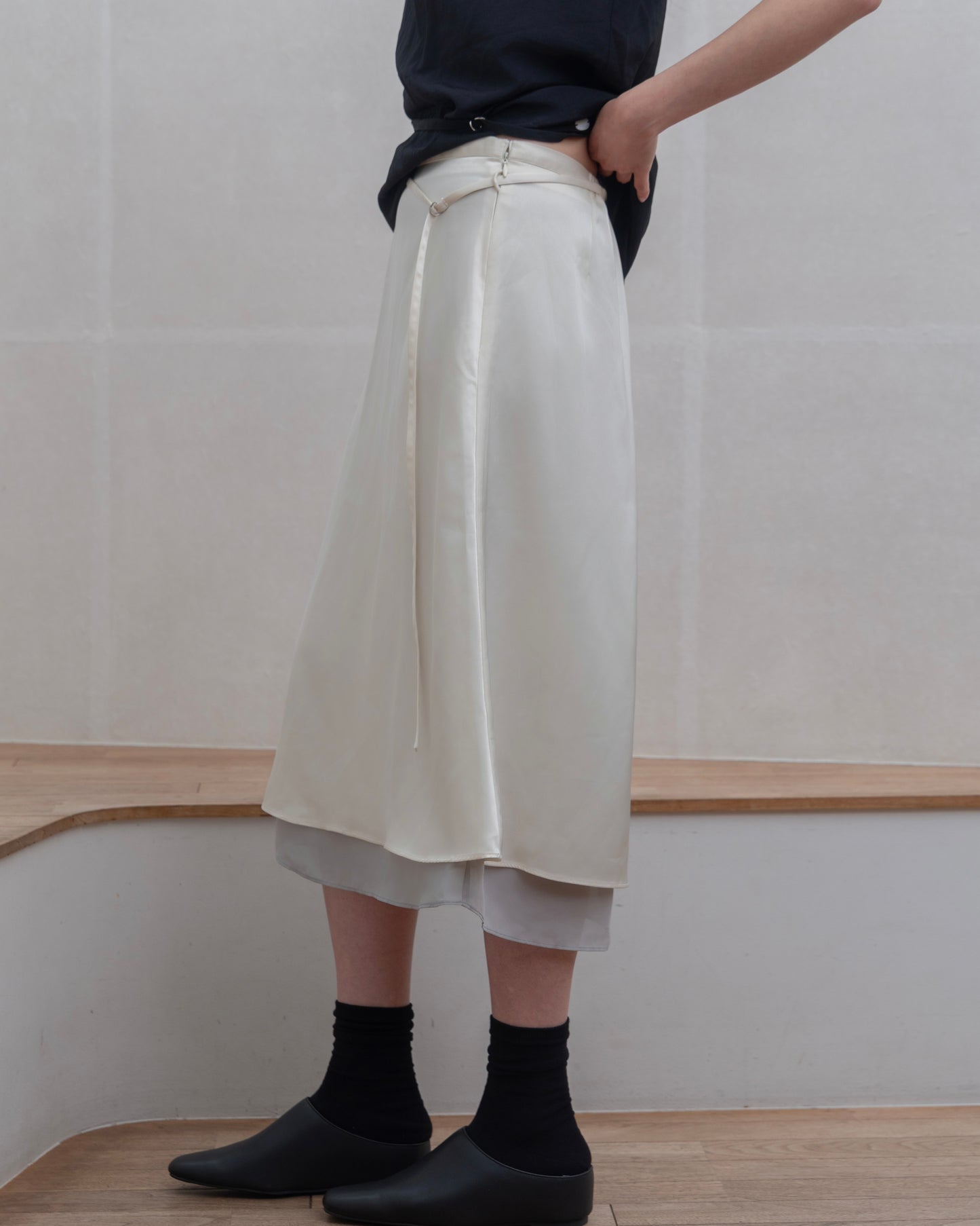 Tie-Waist Satin Skirt（6/26 21:00-）