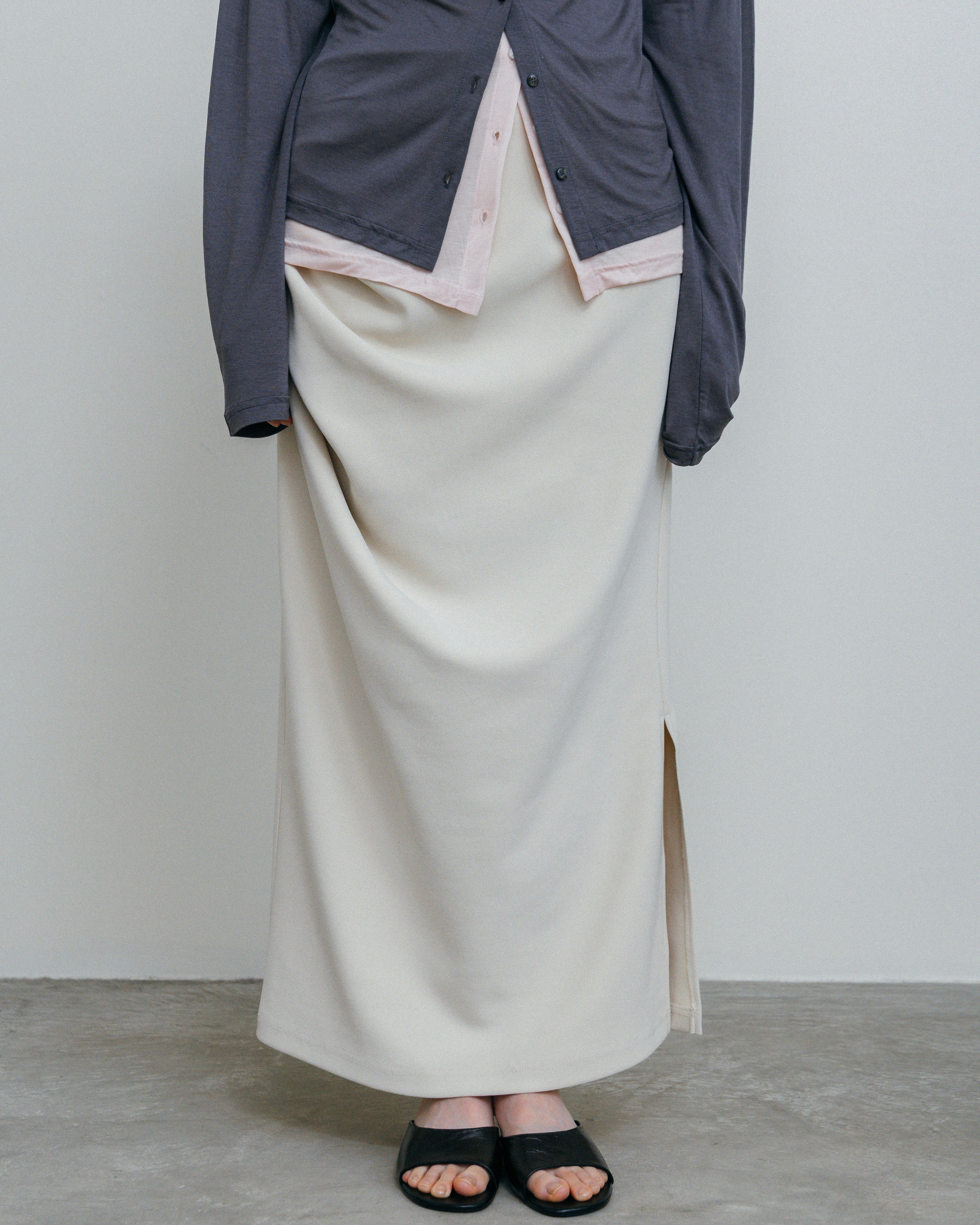 【専用】【新品・未使用】Muori Drape Slit Skirt black Drape Slit Skirt – newv | ヌーヴ