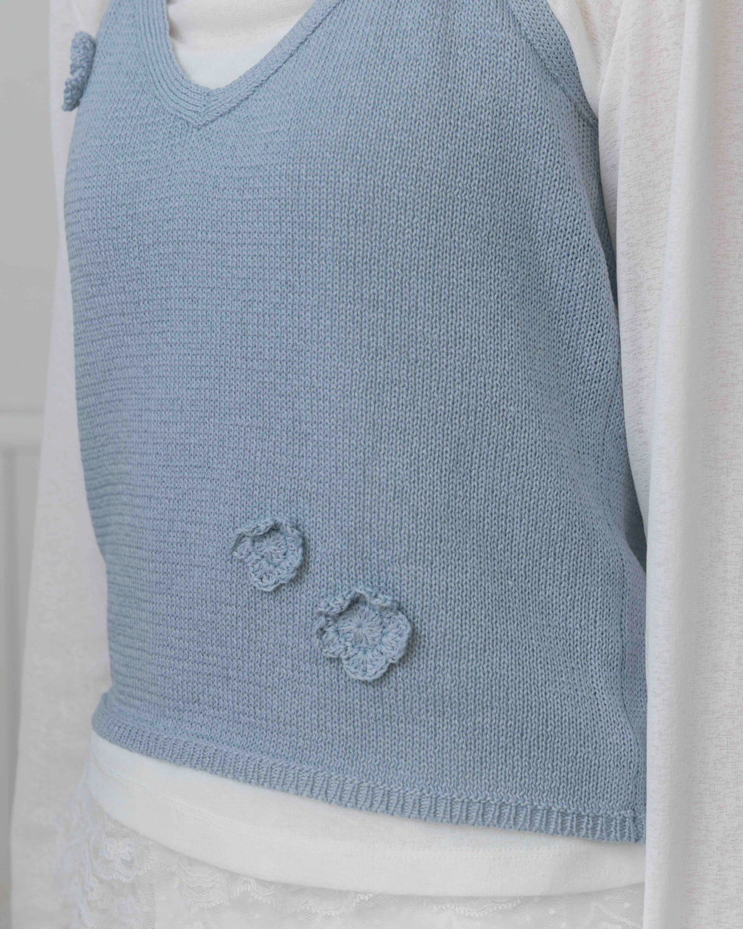 Rosette Halter neck Knit