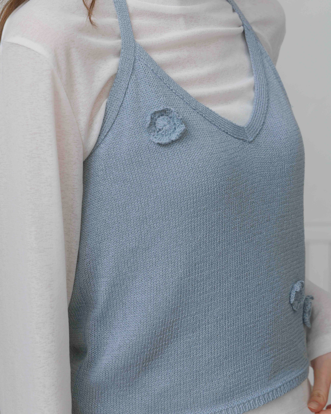 Rosette Halter neck Knit