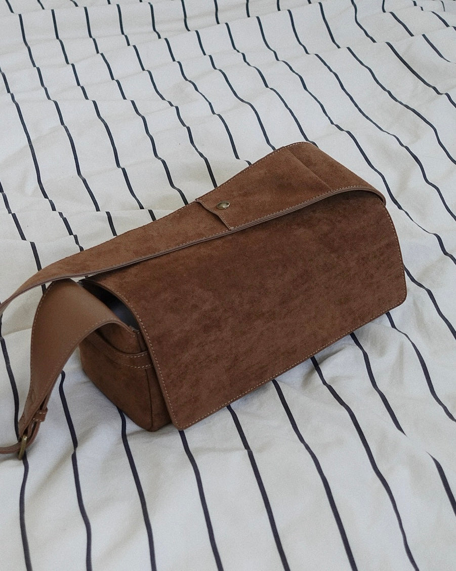 Suède Baguette Bag