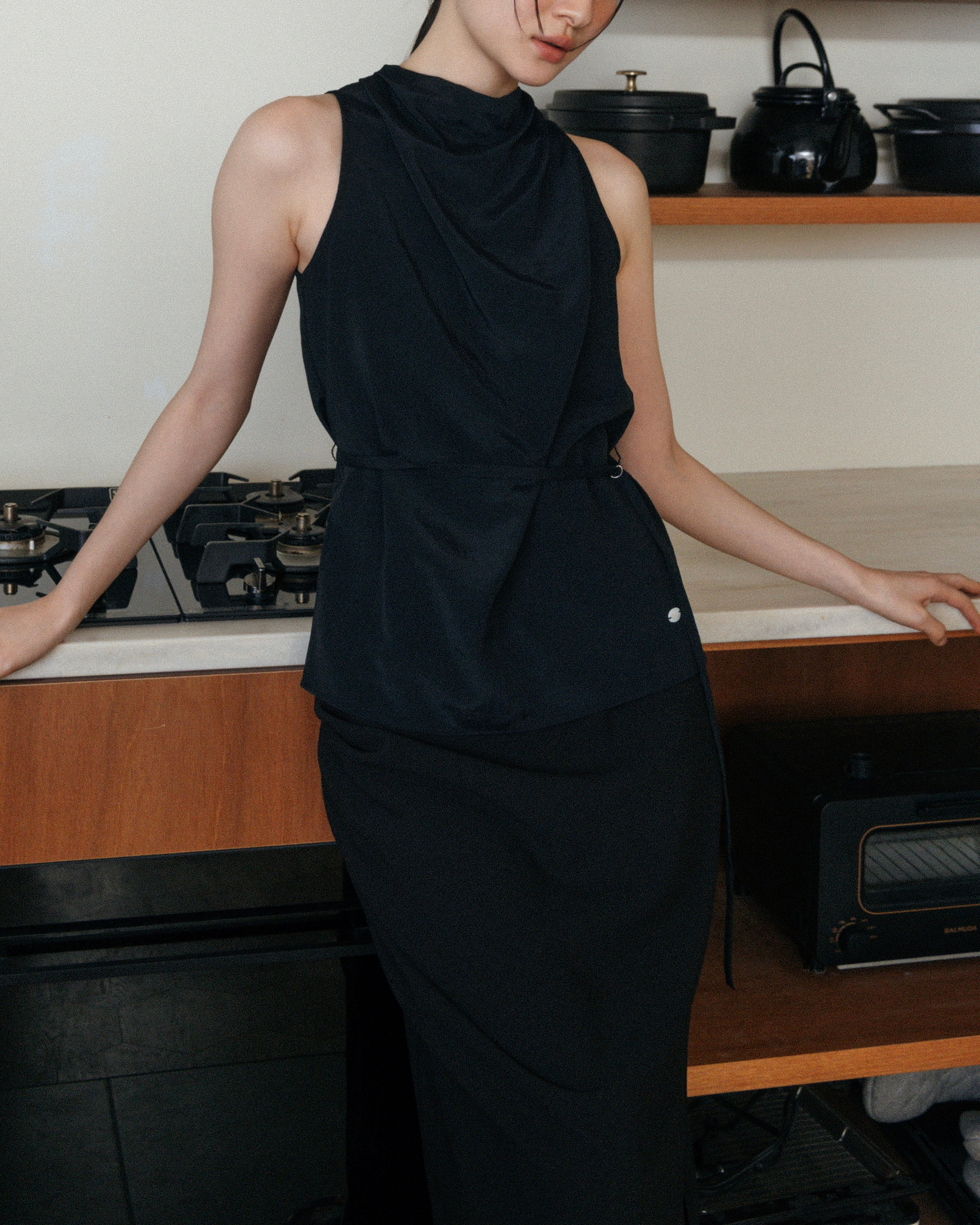 【専用】【新品・未使用】Muori Drape Slit Skirt black Drape Slit Skirt – newv | ヌーヴ